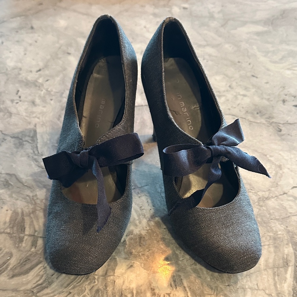 Black Bow Accent Women's Shoes